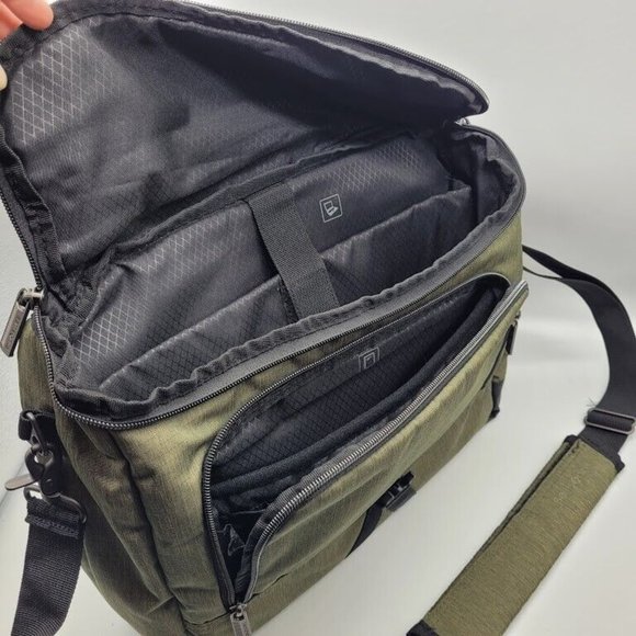 SOLD NWOT Samsonite Modern Utility Messenger Bag Laptop Green - Picture 12 of 13